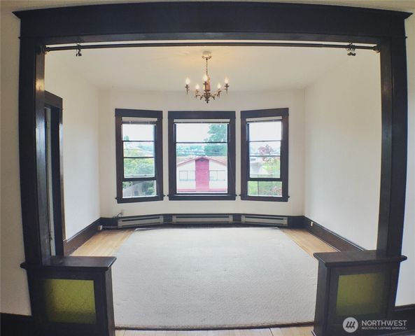 910 NW 52nd Street, Seattle, WA 98107