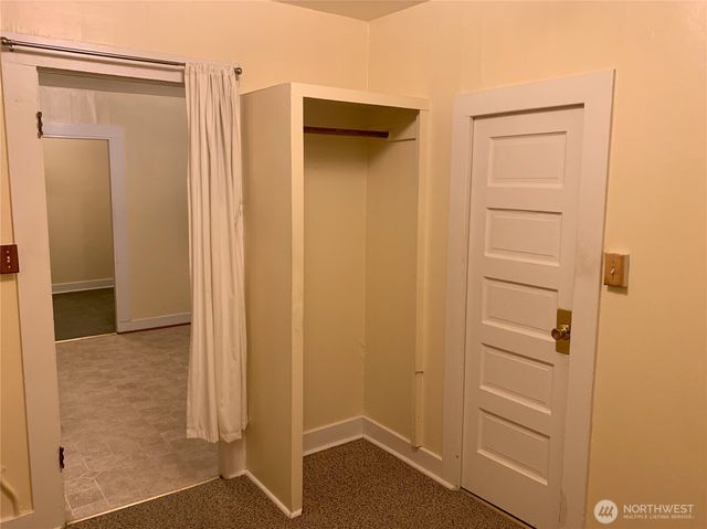 910 NW 52nd Street, Seattle, WA 98107