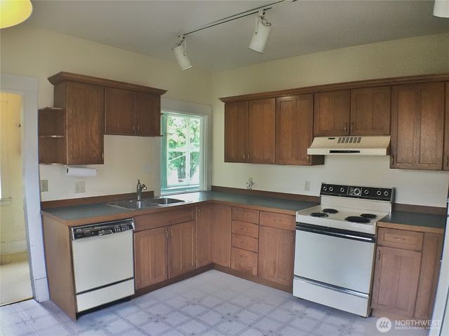 910 NW 52nd Street, Seattle, WA 98107