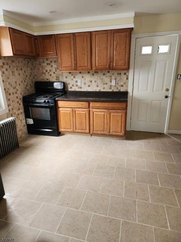 993 Hamilton St, Franklin Twp., NJ 08873