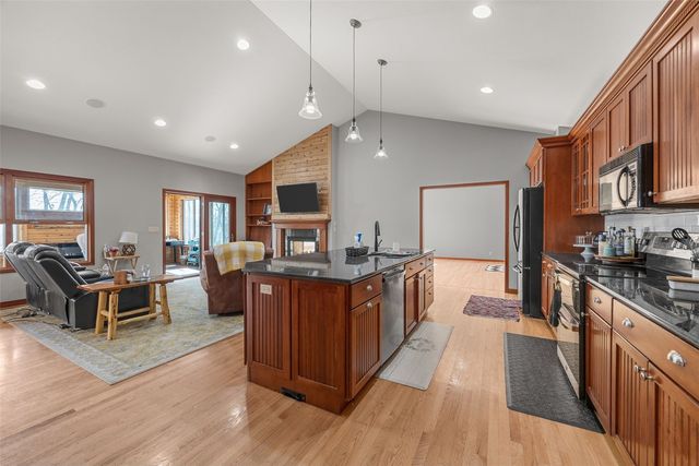 3036 Old Orchard Road NE, Cedar Rapids, IA 52402