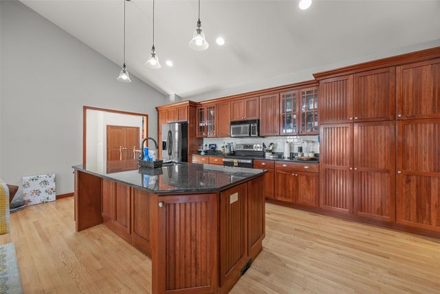 3036 Old Orchard Road NE, Cedar Rapids, IA 52402