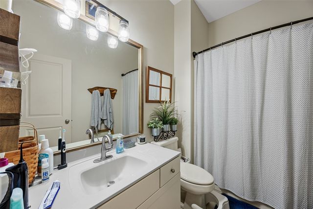 3036 Old Orchard Road NE, Cedar Rapids, IA 52402