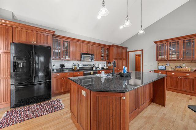 3036 Old Orchard Road NE, Cedar Rapids, IA 52402