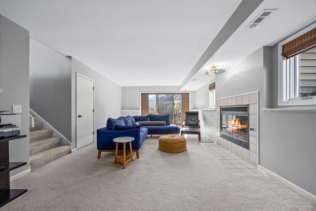 2108 Yellowstar Lane, Naperville, IL 60564
