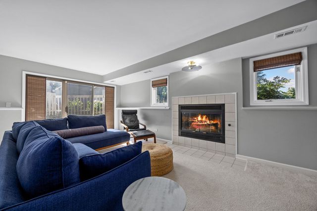 2108 Yellowstar Lane, Naperville, IL 60564