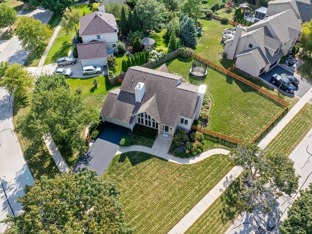 2108 Yellowstar Lane, Naperville, IL 60564