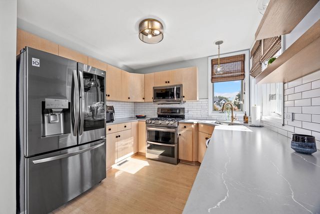 2108 Yellowstar Lane, Naperville, IL 60564