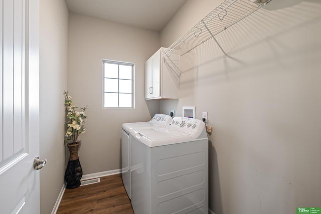 21051 Polk Street, Elkhorn, NE 68022