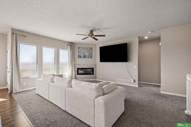 21051 Polk Street, Elkhorn, NE 68022