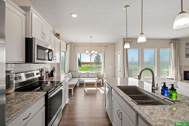 21051 Polk Street, Elkhorn, NE 68022