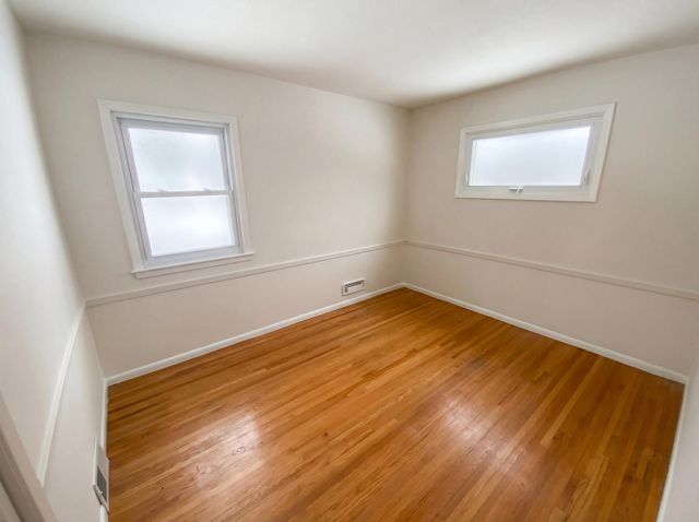 2316 W 97th Street, Bloomington, MN 55431