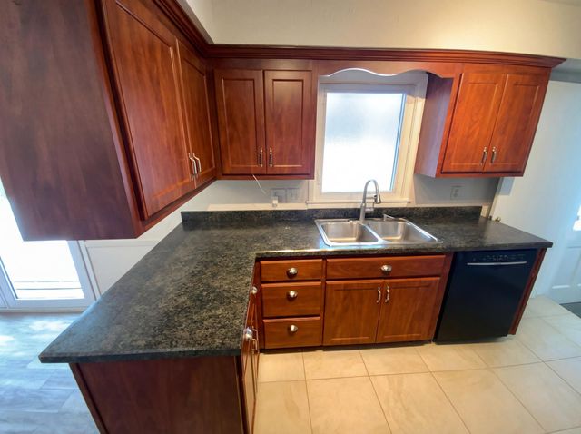 2316 W 97th Street, Bloomington, MN 55431