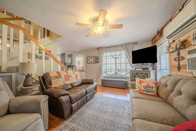 1100 Cypress Creek Drive, Mt Vernon, TX 75457