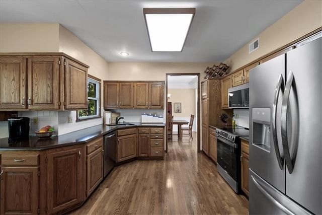 13929 W 76th Circle, Lenexa, KS 66216