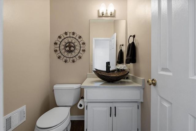 13929 W 76th Circle, Lenexa, KS 66216