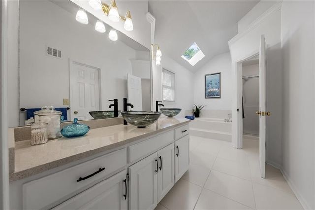 13929 W 76th Circle, Lenexa, KS 66216