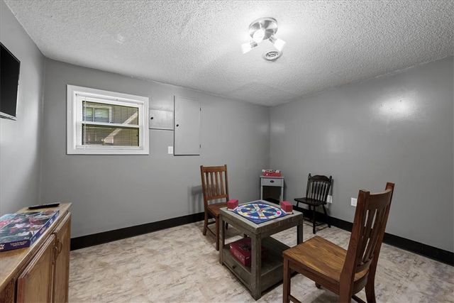 13929 W 76th Circle, Lenexa, KS 66216