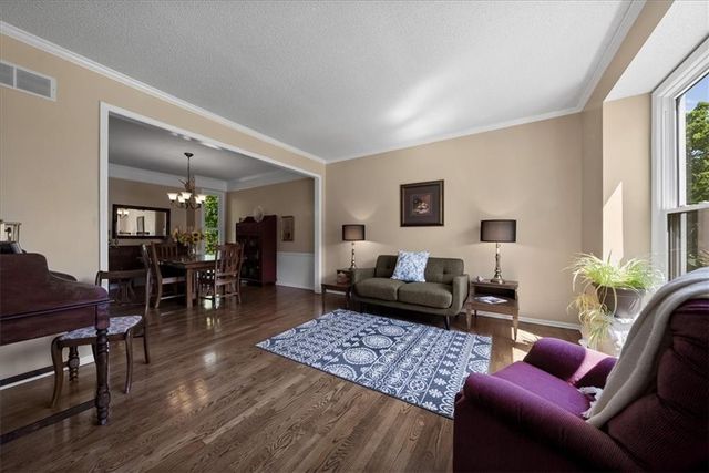 13929 W 76th Circle, Lenexa, KS 66216