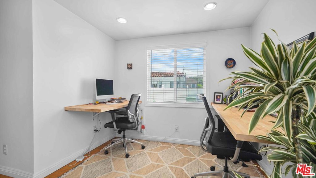 Image 24 of property listing at 3801 Sutro Avenue, Los Angeles, CA 90008