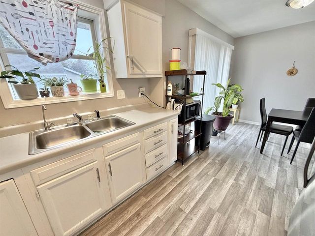 3107 Glenbarr Drive, Janesville, WI 53548