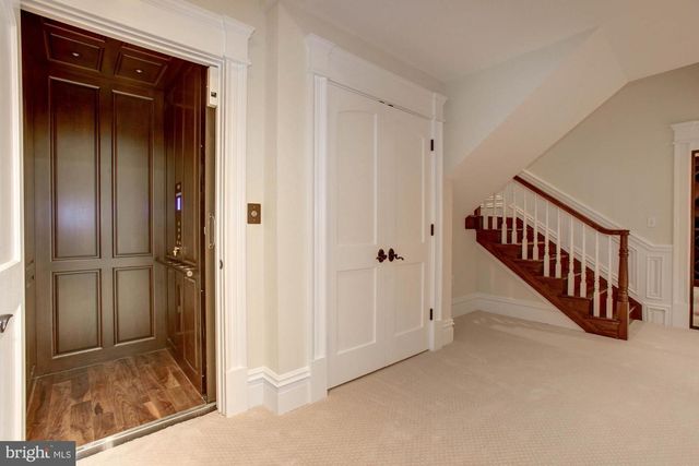 35B ELSIRAGY CT, Mclean, VA 22102