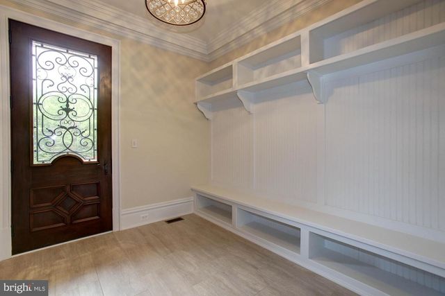 35B ELSIRAGY CT, Mclean, VA 22102