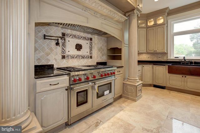 35B ELSIRAGY CT, Mclean, VA 22102