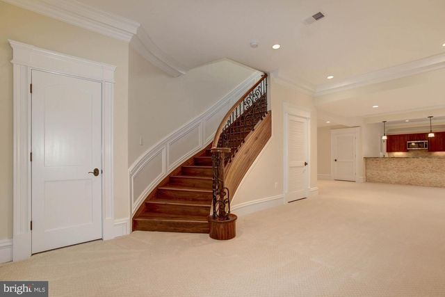 35B ELSIRAGY CT, Mclean, VA 22102