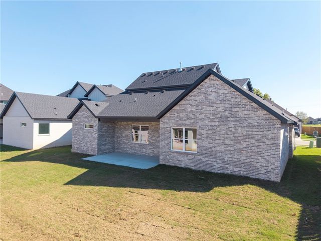 1850 Peacock Road, Centerton, AR 72719