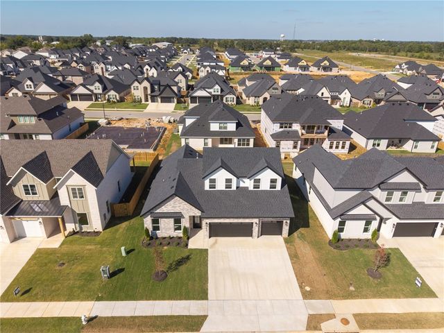 1850 Peacock Road, Centerton, AR 72719