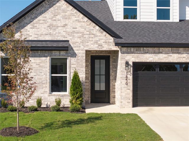 1850 Peacock Road, Centerton, AR 72719