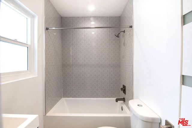 514 S Mariposa Avenue, Los Angeles, CA 90020