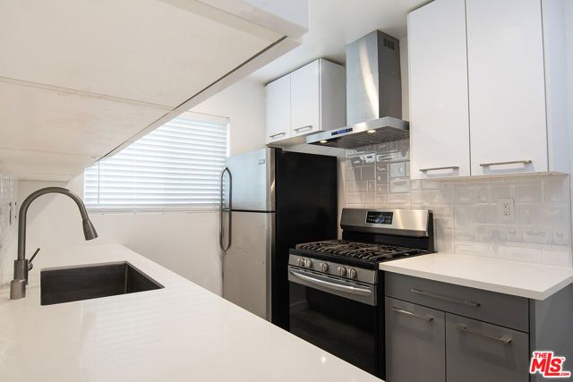 514 S Mariposa Avenue, Los Angeles, CA 90020