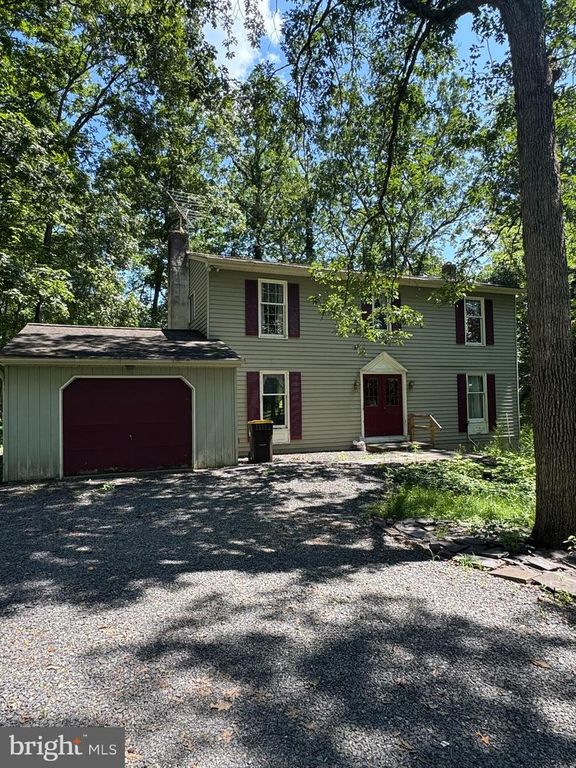 4215 E CAMPBELL RD, Pennsburg, PA 18073