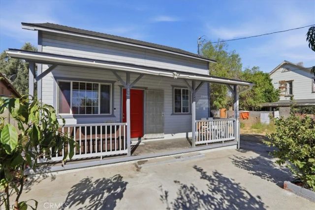 245 Commercial Avenue, Riverside, CA 92507