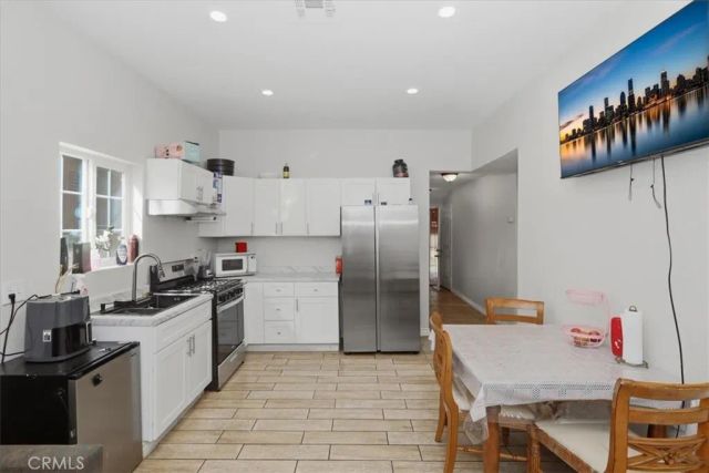 245 Commercial Avenue, Riverside, CA 92507