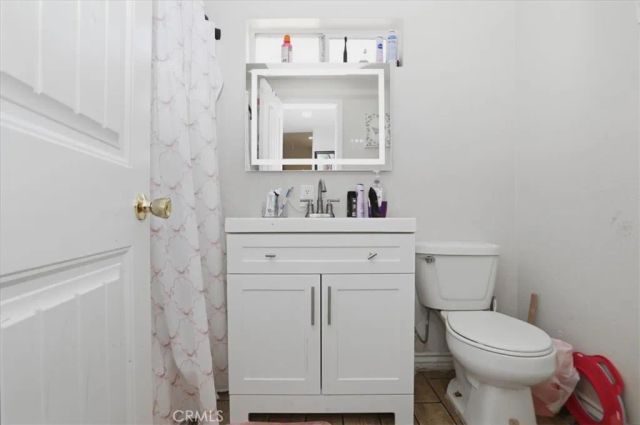 245 Commercial Avenue, Riverside, CA 92507