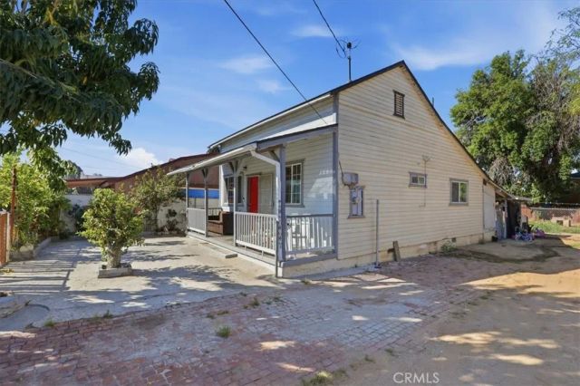 245 Commercial Avenue, Riverside, CA 92507