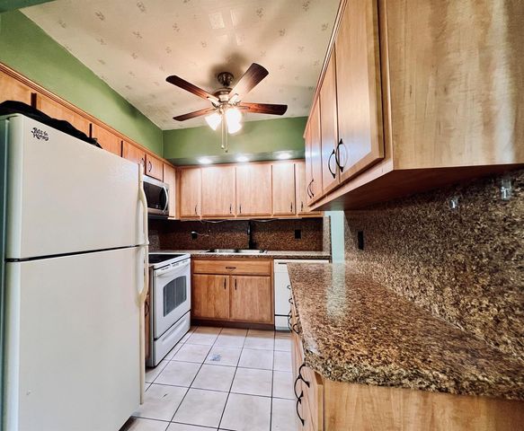 210 Easthampton I, West Palm Beach, FL 33417
