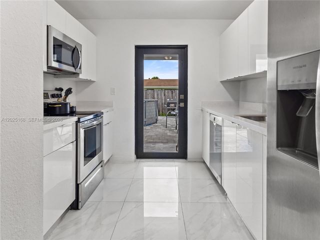 10769 SW 146th St, Miami, FL 33176