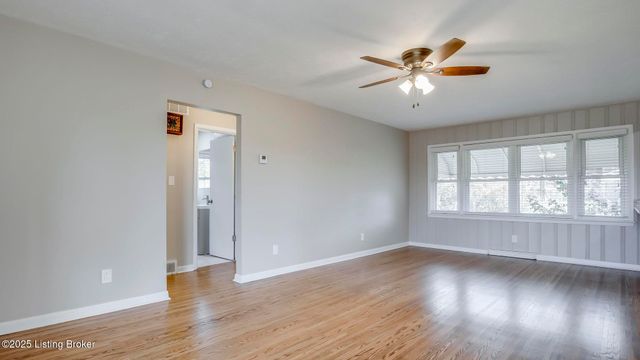 4709 Clarmar Rd, Jeffersontown, KY 40299