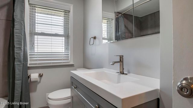 4709 Clarmar Rd, Jeffersontown, KY 40299