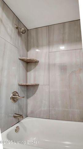 4709 Clarmar Rd, Jeffersontown, KY 40299