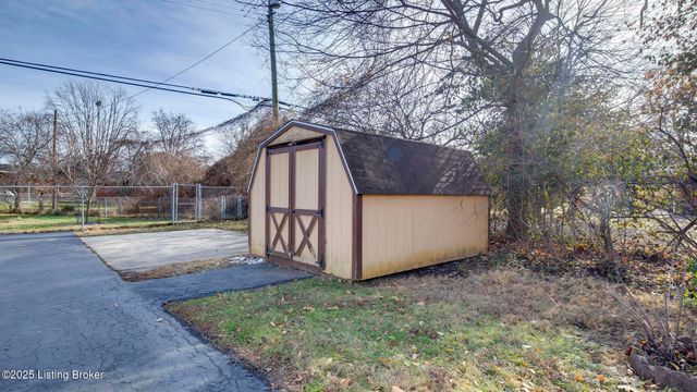 4709 Clarmar Rd, Jeffersontown, KY 40299