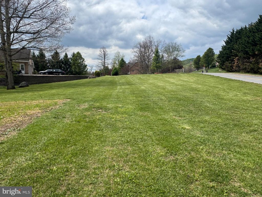 Image 3 of property listing at ROLLING OAK DR, Ellerslie, MD 21529