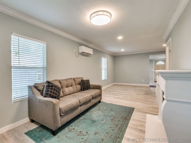 306 N Grant Avenue, Sand Springs, OK 74063