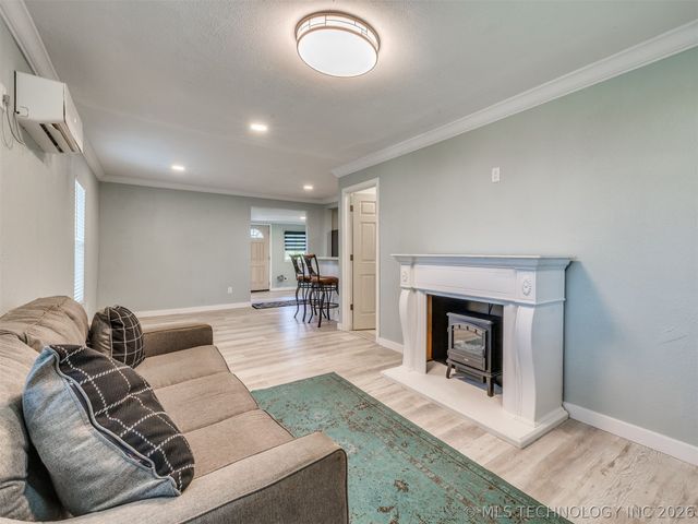 306 N Grant Avenue, Sand Springs, OK 74063