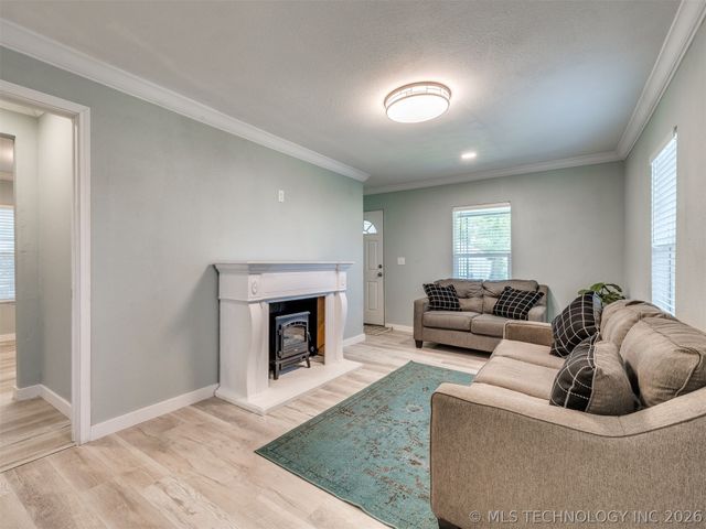 306 N Grant Avenue, Sand Springs, OK 74063