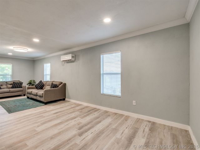 306 N Grant Avenue, Sand Springs, OK 74063